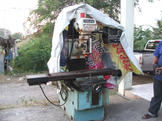 ขายมิลลิ่งสามแกนกึ่งออโต้และเครื่องตัดสองอย่าง 180,000