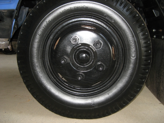 ขาย 6 ล้อ  อีซูซุ NKR 130 แรง ปี 2003 สภาพสวยกว่า 90 \% เครื่องแน่น คัสซีดี สนใจชมรถก่อนได้ครับ