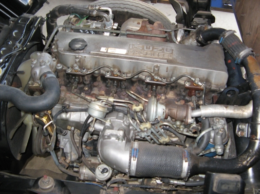 ขาย 6 ล้อ  อีซูซุ NKR 130 แรง ปี 2003 สภาพสวยกว่า 90 \% เครื่องแน่น คัสซีดี สนใจชมรถก่อนได้ครับ