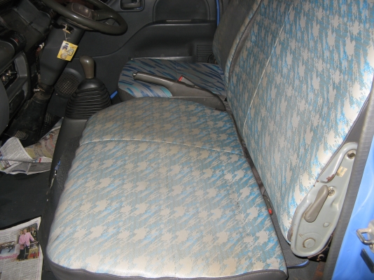 ขาย 6 ล้อ  อีซูซุ NKR 130 แรง ปี 2003 สภาพสวยกว่า 90 \% เครื่องแน่น คัสซีดี สนใจชมรถก่อนได้ครับ