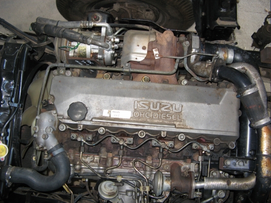 ขาย 6 ล้อ  อีซูซุ NKR 130 แรง ปี 2003 สภาพสวยกว่า 90 \% เครื่องแน่น คัสซีดี สนใจชมรถก่อนได้ครับ