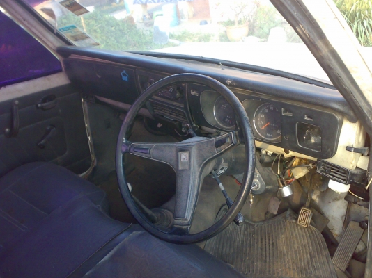 มาสด้าน้อย  เครื่องเดิมครับ