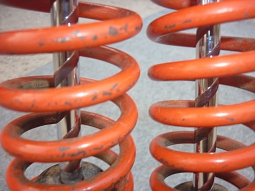 โช็คหลังทางฝุ่น