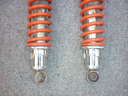 โช็คหลังทางฝุ่น