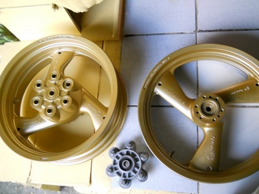 ขายล้อแบรมโบ้หน้า3.50หลัง5.50พร้อมดุมสเตอร์