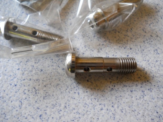 น๊อตน้ำมันเบรคแบบ2รูสแตนเลส