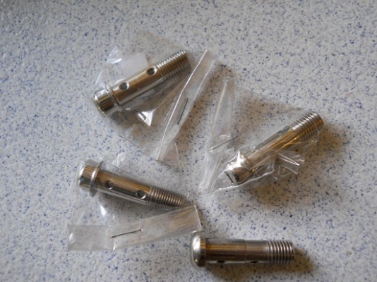 น๊อตน้ำมันเบรคแบบ2รูสแตนเลส