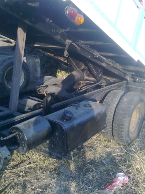 รถอีแต๊นมีทั้งดั้มม์และไม่ดั้มม์