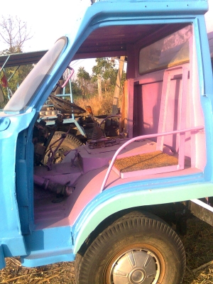 รถอีแต๊นมีทั้งดั้มม์และไม่ดั้มม์