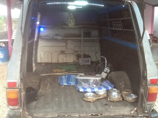 ขายด่วนขายจริง โตโยต้า HIACE  รุ่นแรก rh11. สนใจโทร 0822999887 เอก สุ๑๐๐๐