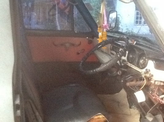 ขายด่วนขายจริง โตโยต้า HIACE  รุ่นแรก rh11. สนใจโทร 0822999887 เอก สุ๑๐๐๐