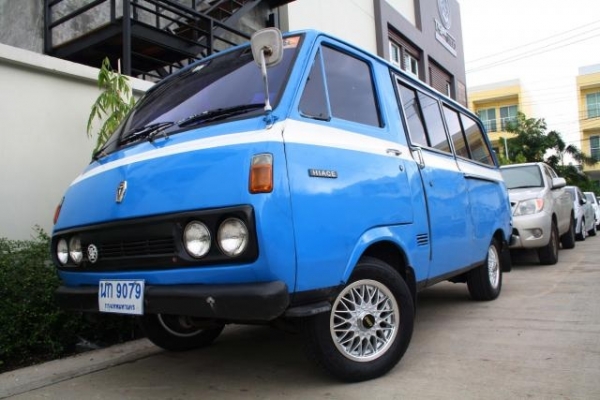 ขายด่วนขายจริง โตโยต้า HIACE  รุ่นแรก rh11. สนใจโทร 0822999887 เอก สุ๑๐๐๐