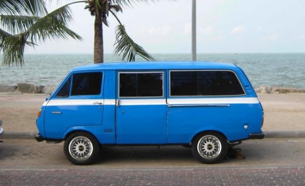 ขายด่วนขายจริง โตโยต้า HIACE  รุ่นแรก rh11. สนใจโทร 0822999887 เอก สุ๑๐๐๐