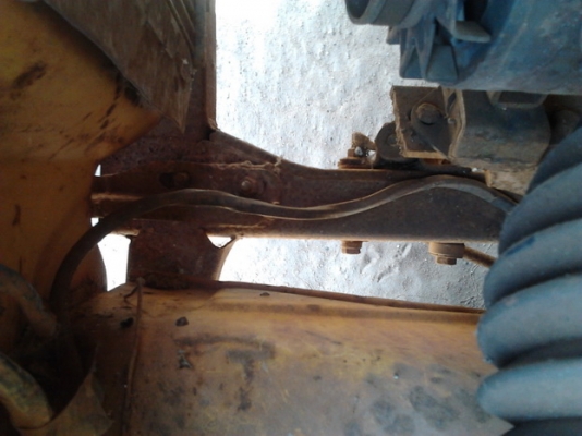 ***ขายแล้วครับขอบคุณ Truck2hand ขาย กระบะตอนเดียว **ช้างเหยียบ 4 ขอ ไฟตั้ง หน้าแว่น "ทวด"NAVARA!!  กระบะคลาสสิค วางเครื่อง ISUZU 2000 ดีเซล แห้ง (ลงเล่ม)คัสซีดี หัวเก๋งไม่ผุ ไม่มีแบต กระบะผุบ้าง กระจกมือหมุนใช้ได้ปกติ ขายตามสภาพ พร้อมต้อนรับนักป