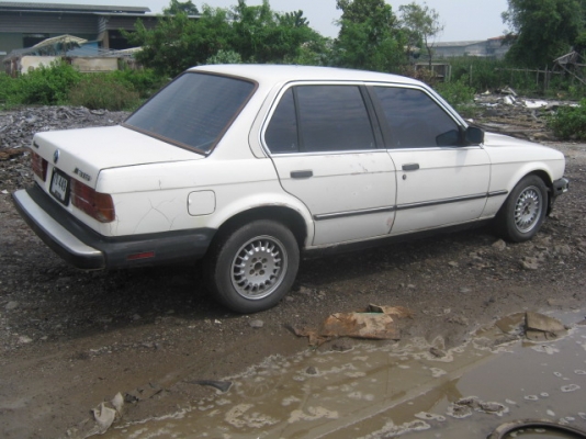 ขายbmw e30 4d ติคlpgยังไม่ลงเล่มราคา42,000บ.