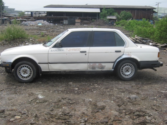 ขายbmw e30 4d ติคlpgยังไม่ลงเล่มราคา42,000บ.