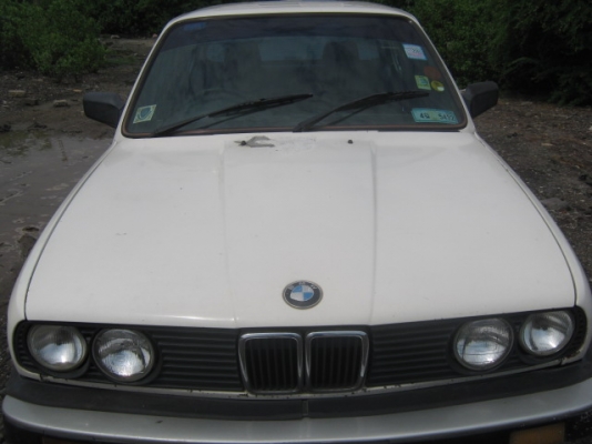 ขายbmw e30 4d ติคlpgยังไม่ลงเล่มราคา42,000บ.