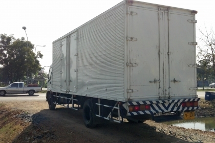 ขายตู้แห้ง 3 บานยาว 7.20 สภาพสวยราครต่อรองใด้คับ ขาย 58000