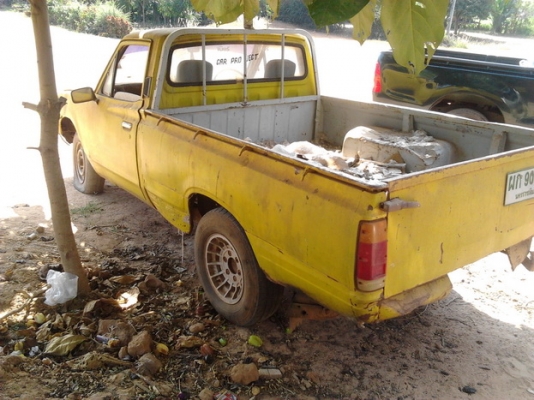 ***ขายแล้วครับขอบคุณ Truck2hand ขาย กระบะตอนเดียว **ช้างเหยียบ 4 ขอ ไฟตั้ง หน้าแว่น "ทวด"NAVARA!! กระบะคลาสสิค วางเครื่อง ISUZU 2000 ดีเซล แห้ง (ลงเล่ม)คัสซีดี หัวเก๋งไม่ผุ ไม่มีแบต กระบะผุบ้าง กระจกมือหมุนใช้ได้ปกติ ขายตามสภาพ พร้อมต้อนรับนักปั