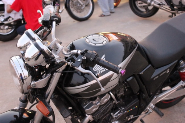 ขาย CB400 ปี93 อินวอยล์สรรพสามิต เครื่องดี ท่อแต่ง 69000 ขาย CB400 ปี93 อินวอยล์สรรพสามิต เครื่องดี ท่อแต่ง 69000