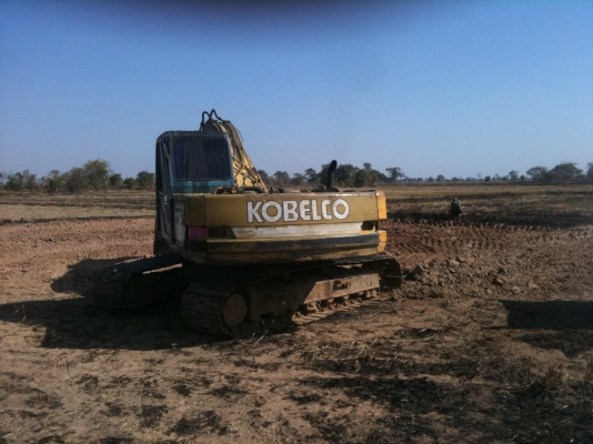 ขายkobelco  sk200 3 สภาพพร้อมใช้