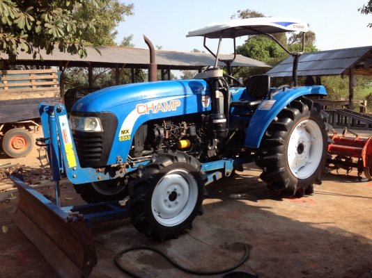 ขายด่วรรถไถแชมป์MX6255รุ่มใหม่พร้อทอุปกรณ์ใบมีดดันดินหน้าและโลเตอร์ลี่