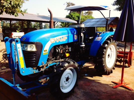 ขายด่วรรถไถแชมป์MX6255รุ่มใหม่พร้อทอุปกรณ์ใบมีดดันดินหน้าและโลเตอร์ลี่