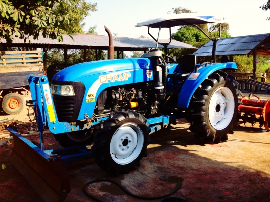 ขายด่วรรถไถแชมป์MX6255รุ่มใหม่พร้อทอุปกรณ์ใบมีดดันดินหน้าและโลเตอร์ลี่