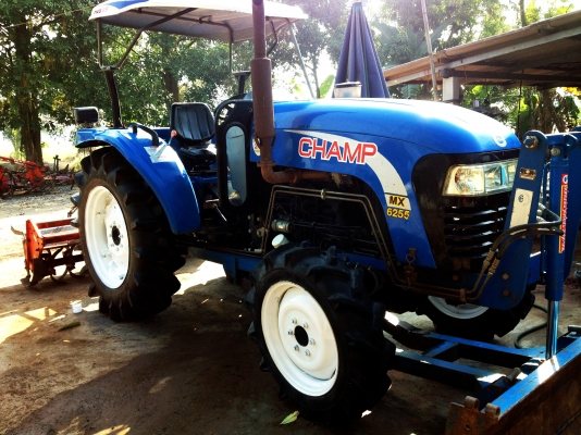 ขายด่วรรถไถแชมป์MX6255รุ่มใหม่พร้อทอุปกรณ์ใบมีดดันดินหน้าและโลเตอร์ลี่