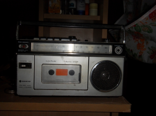 ขายวิทยุSANYOโบราณ ใช้งานได้ สภาพสมบูณร์แบบ และอื่นๆอีก