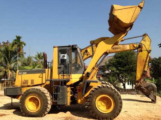 ขาย รถตักล้อยาง Komatsu WA320-3