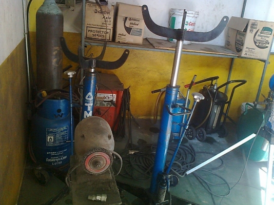 ขาย เหมาอุปกรณ์ร้านยางทั้งร้าน 10 กว่ารายการ ( เลิกกิจการไม่มีใครดูแลต่อ! ) ขาย เหมาอุปกรณ์ร้านยางทั้งร้าน 10 กว่ารายการ ( เลิกกิจการไม่มีใครดูแลต่อ! )