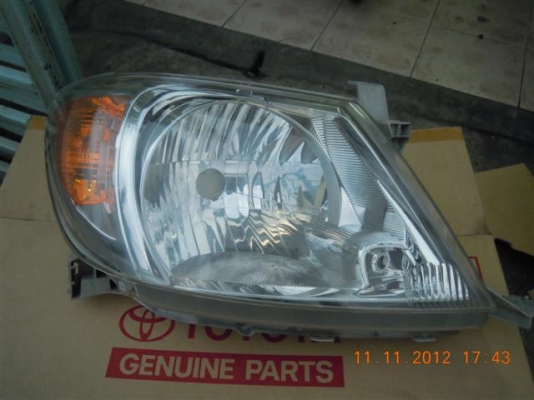 ขายไฟหน้าวีโก้ 1 คู่สภาพใสๆ 2300 บาท