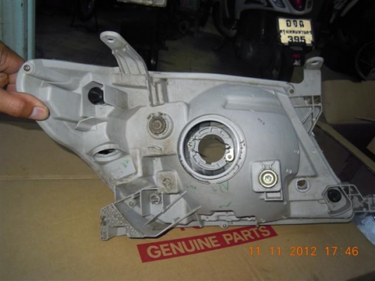 ขายไฟหน้าวีโก้ 1 คู่สภาพใสๆ 2300 บาท