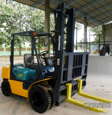 ขายด่วนFORKLIFT-KOMATSU:FD25-12งาฮิ้งฟอร์คเสา4เมตรล้อคู่ราคา390000บาท