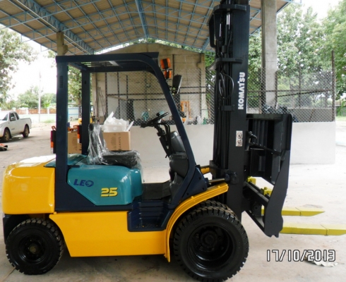 ขายด่วนFORKLIFT-KOMATSU:FD25-12งาฮิ้งฟอร์คเสา4เมตรล้อคู่ราคา390000บาท