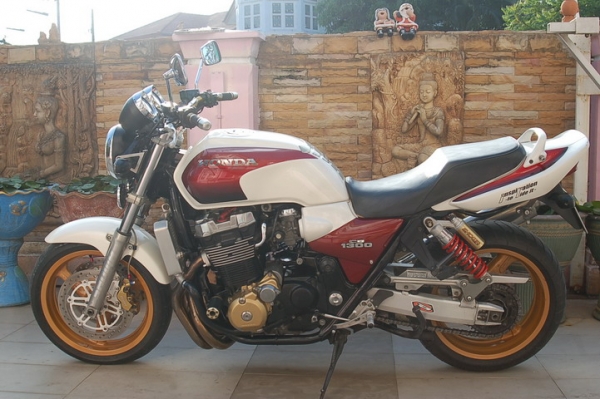 << ขายแล้วคับ >> CB1300 ทะเบียนตอง 444 สวยๆๆ ทะเบียน ภาษี พรบ ไม่ขาดต่อ ของแต่งเพียบ