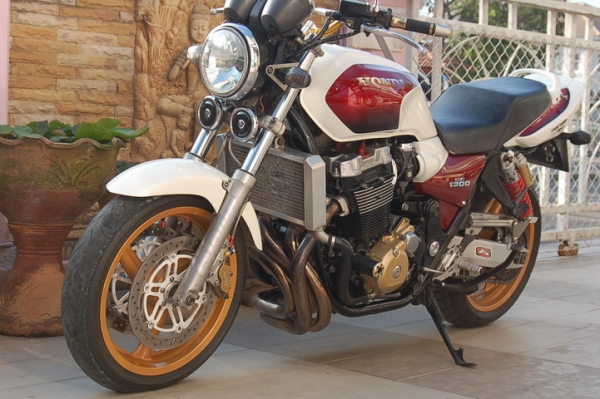 << ขายแล้วคับ >> CB1300 ทะเบียนตอง 444 สวยๆๆ ทะเบียน ภาษี พรบ ไม่ขาดต่อ ของแต่งเพียบ