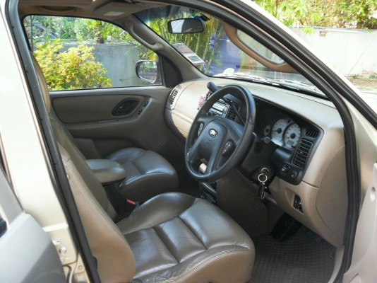 ขาย FORD ESCAPE 3.0 XLT ตัวท็อป สภาพสวยๆ ขาย FORD ESCAPE 3.0 XLT ตัวท็อป สภาพสวยๆ