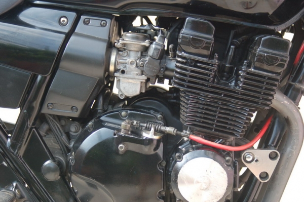 XJR400 ปี2000 Black Edition บวกงานเคฟล่า ท่อสูตร สวยๆๆ