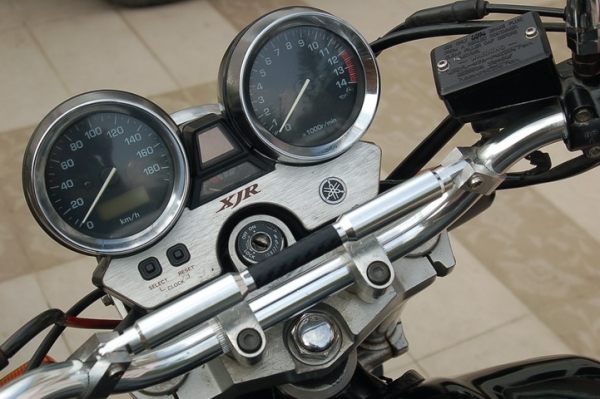 XJR400 ปี2000 Black Edition บวกงานเคฟล่า ท่อสูตร สวยๆๆ