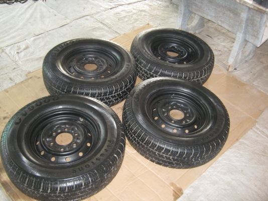 ขายกระทะล้อผ่าขอบ14 5รู พร้อมยางMICHELIN 205R14 ยางปี11