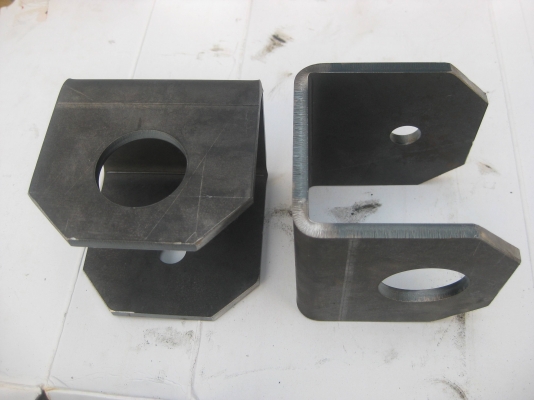 ขาย หูโช๊คล่าง สำหรับรถยกสูง วางคานแข็ง