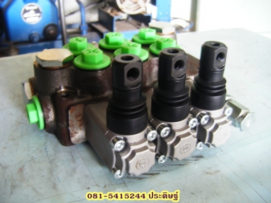 ขาย-คอนโทลวาวล์ไฮโดรลิค แกน4หุน 3คันโยก สินค้าอิตาลี ที่คุณไว้วางใจได้ ขาย-คอนโทลวาวล์ไฮโดรลิค แกน4หุน 3คันโยก สินค้าอิตาลี ที่คุณไว้วางใจได้