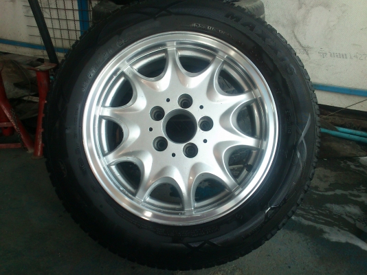 แม็คเบนซ์+ยาง 195/65 ขอบ15 สภาพดีขายถูกๆ 4 วง+ยาง 5500