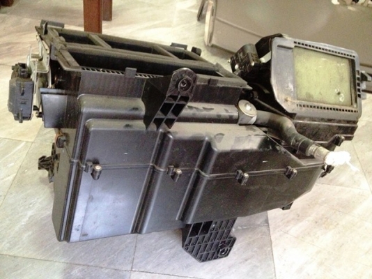 ตู้แอร์ Toyota altis 2006