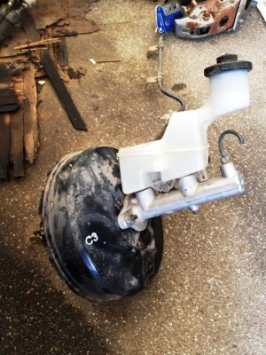 หม้อลมเบรค Toyota Altis 2006