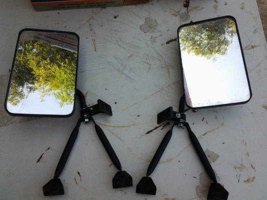 JOECLASSICขายกระจกงานเก่าเก็บใส่OFF  ROAD รฤคลาสสิค รฤโบราณ CHEV.  DODGEได้เลยคู่ละ 2500.ได้มาแค่คู่เดียวสนใจโทรสอบฤามได้เลย..