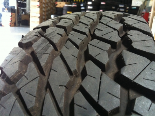 ขายยาง dunlop AT1 30.9.5 15 ปี 12 ขายยาง dunlop AT1 30.9.5 15 ปี 12