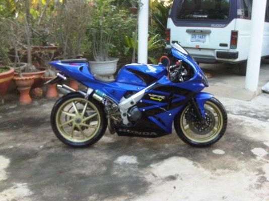 VFR400cc ติดต่อเบลล์ โพธิ์ทอง 73000 ทะเบียน พร้อมครบทุกอย่างครับ